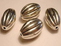 Metall Perlen Kunststoffkern 15x24mm Olive ziseliert silberfarben