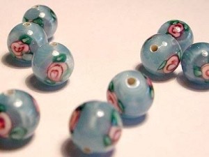 Glasperlen Lampwork Beads rund hellblau Röschen 8mm