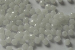 Glasschliffperlen 3mm White Opal 100 Stück
