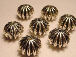 Metall Perlen Kunststoffkern 11x14mm gestauchte Kugel ziseliert silberfarben